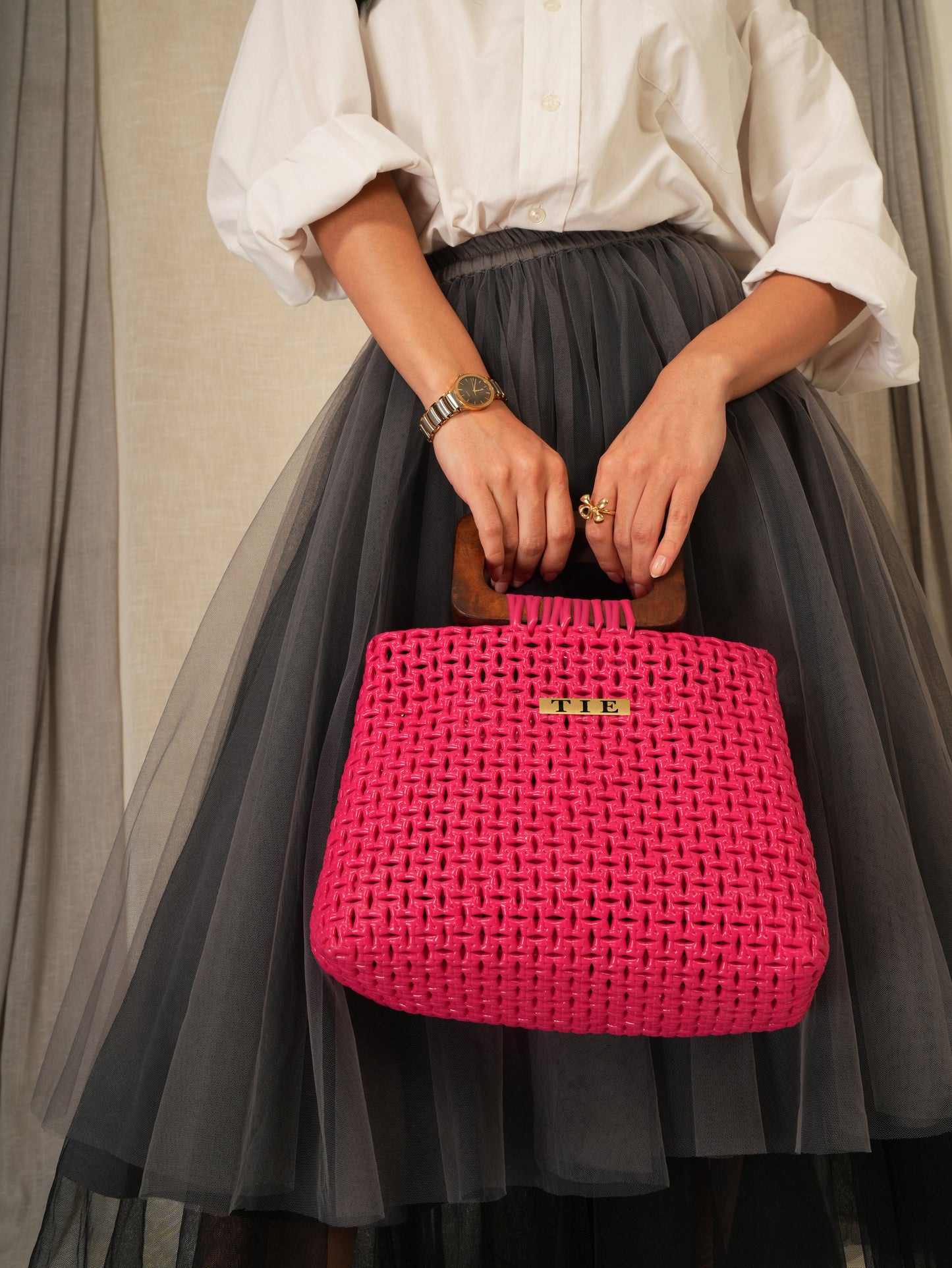 D-Clasp Pink Wire Bag