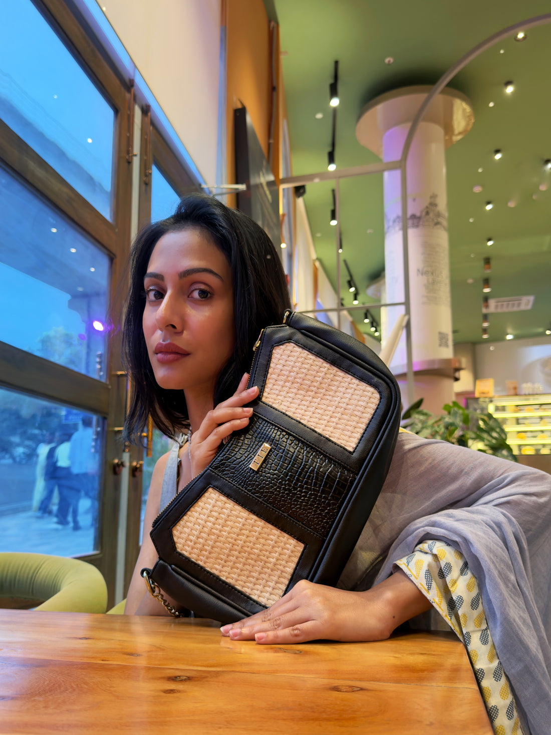 Iris Shoulder Bag