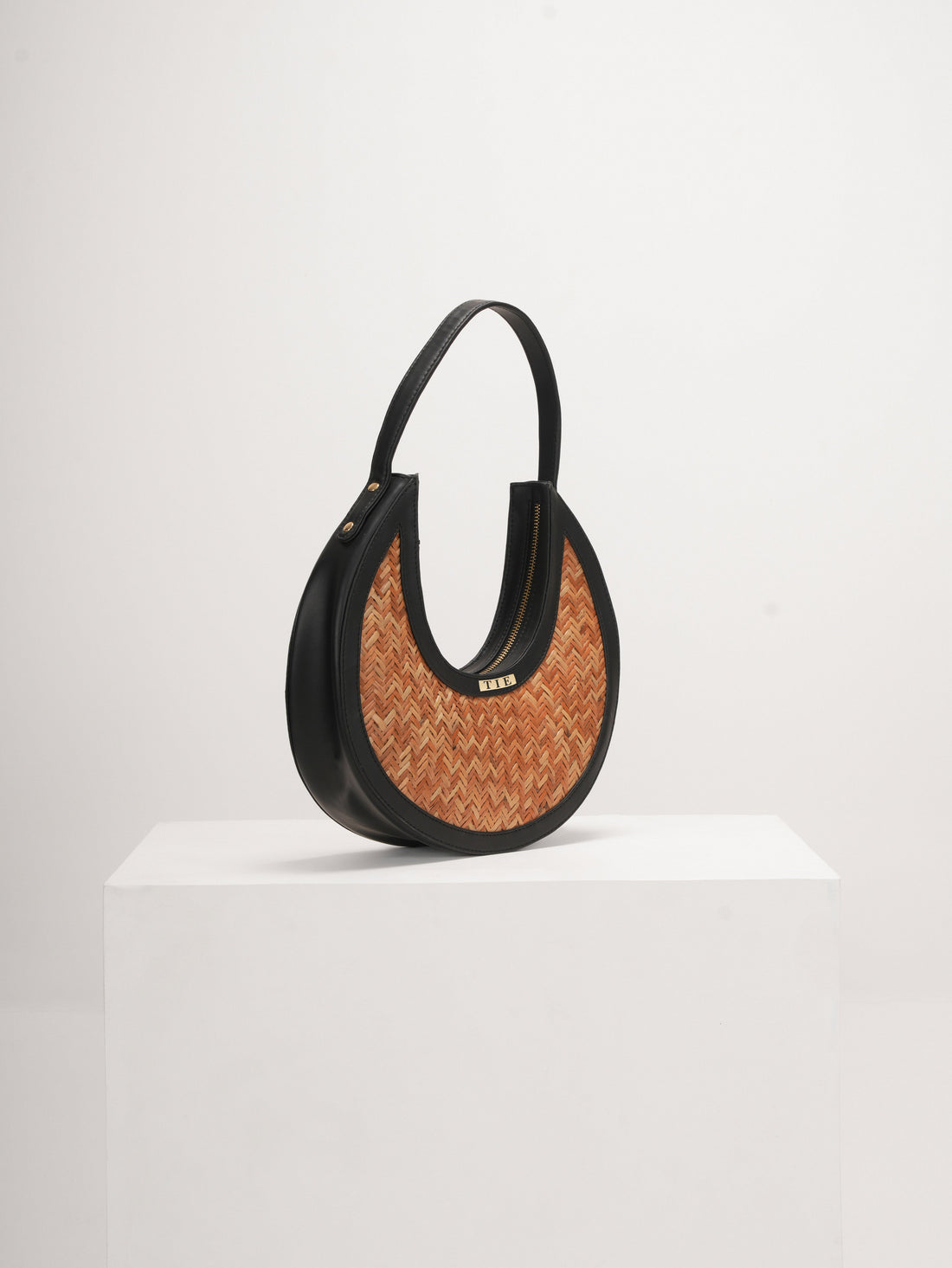 Luna Shoulder Bag | variant: Black